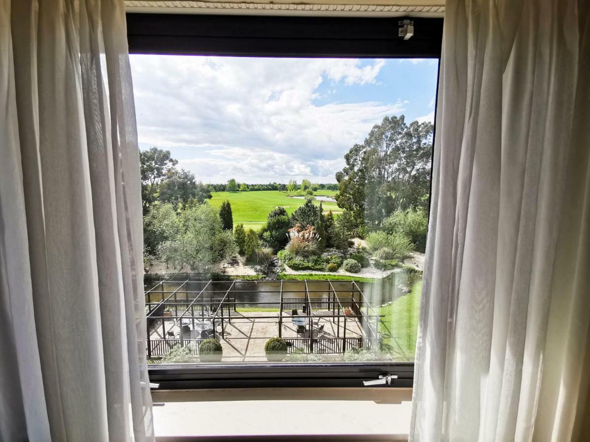 Five Lakes Resort Colchester Esterno foto